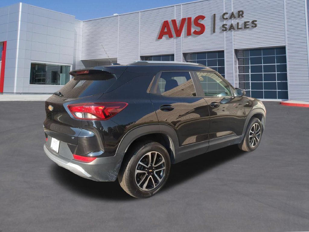 Used 2025 Chevrolet TrailBlazer LT AWD/4WD image 6