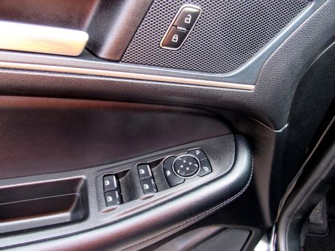 Used 2024 Ford Edge SEL image 16