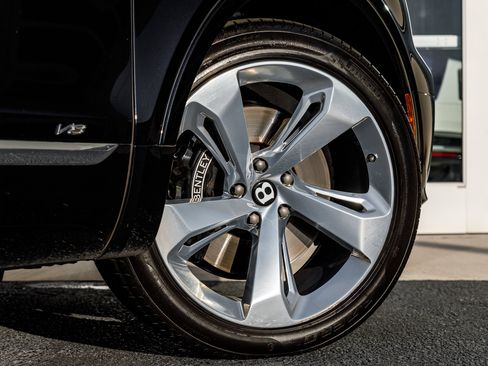 Used 2022 Bentley Bentayga image 8