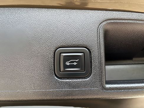 Used 2023 GMC Terrain Denali image 43