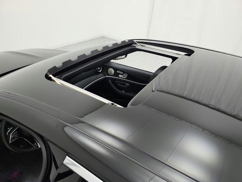Used 2023 Mercedes-Benz E 350 Sedan image 11
