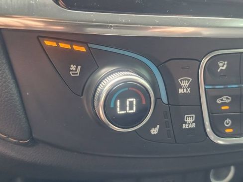 Used 2021 Chevrolet Traverse Premier w/ LPO, Black Accent Package FWD image 34