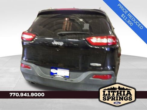 Used 2017 Jeep Cherokee Latitude FWD image 10