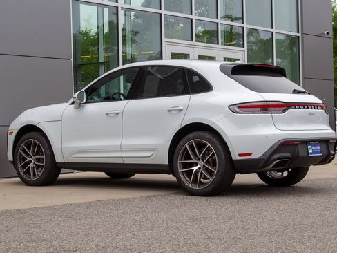Used 2025 Porsche Macan AWD/4WD image 8