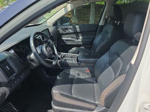 Certified 2023 Nissan Pathfinder SL w/ SL Premium Package FWD image 12