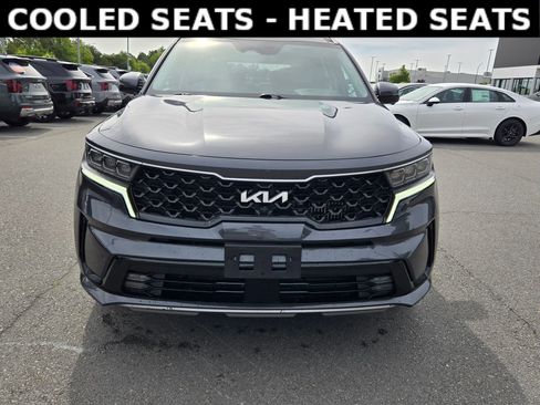 Used 2023 Kia Sorento SX Prestige w/ Panoramic Sunroof Package AWD/4WD image 2