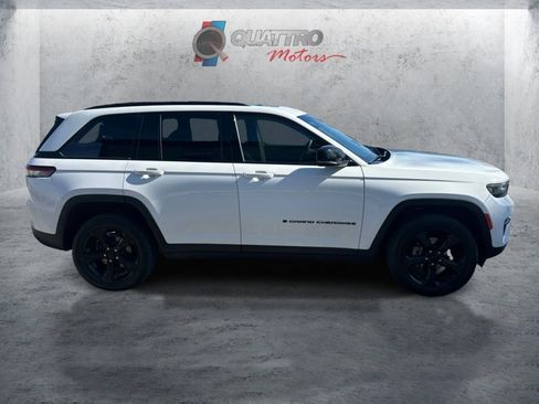 Used 2023 Jeep Grand Cherokee Altitude AWD/4WD image 7