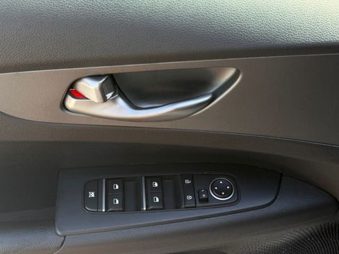 Certified 2021 Kia Forte LXS FWD image 12
