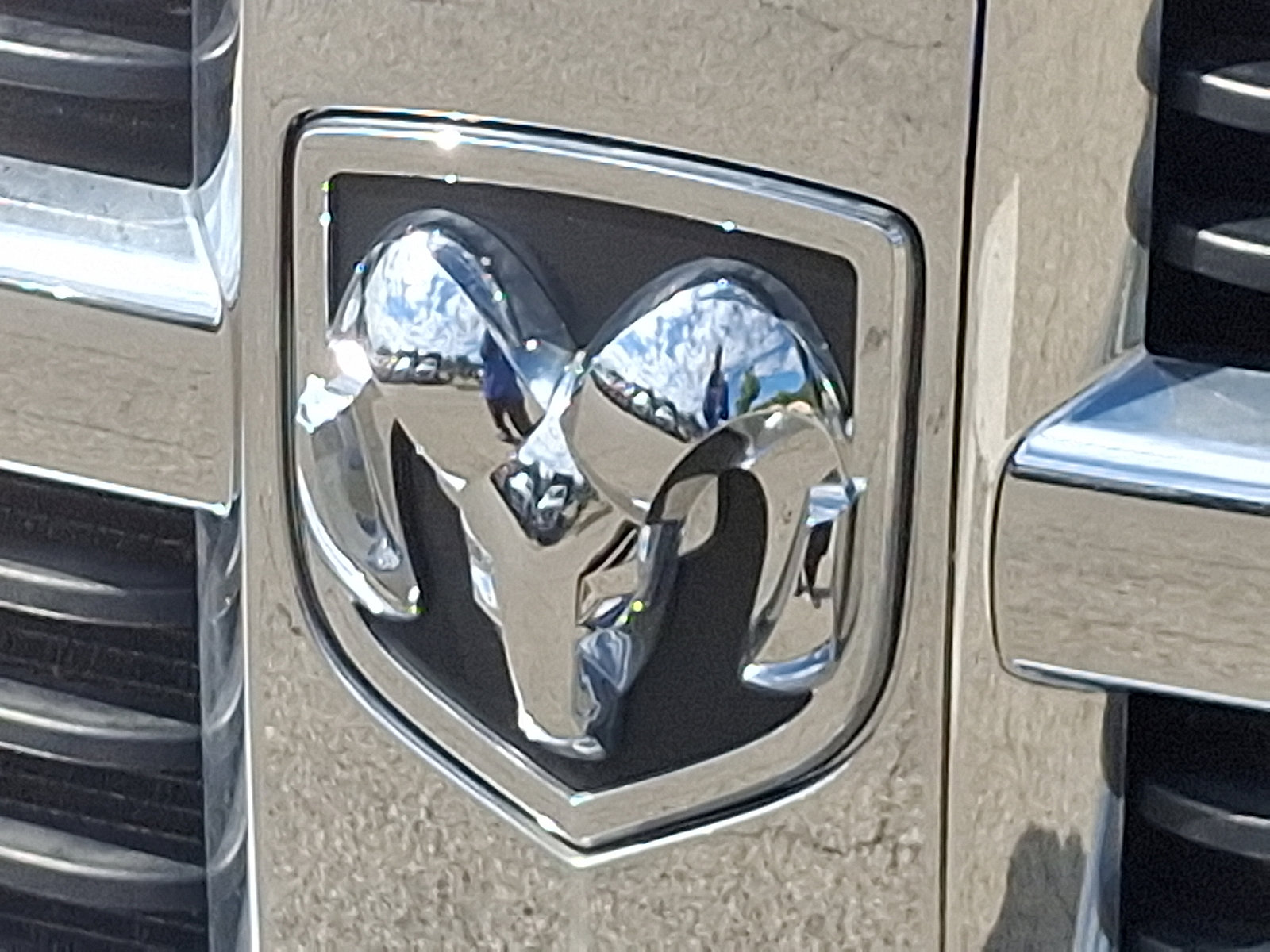 Used 2012 RAM 5500 4x4 Regular Cab w/ PWR & Remote Entry Group image 30