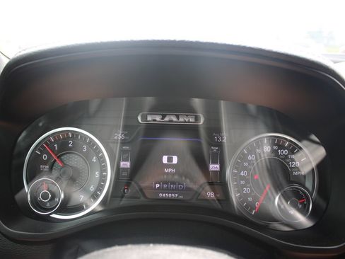 Used 2019 RAM 1500 Laramie w/ Sport Appearance Package AWD/4WD image 22