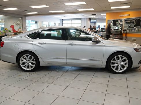 Used 2015 Chevrolet Impala LTZ FWD image 12