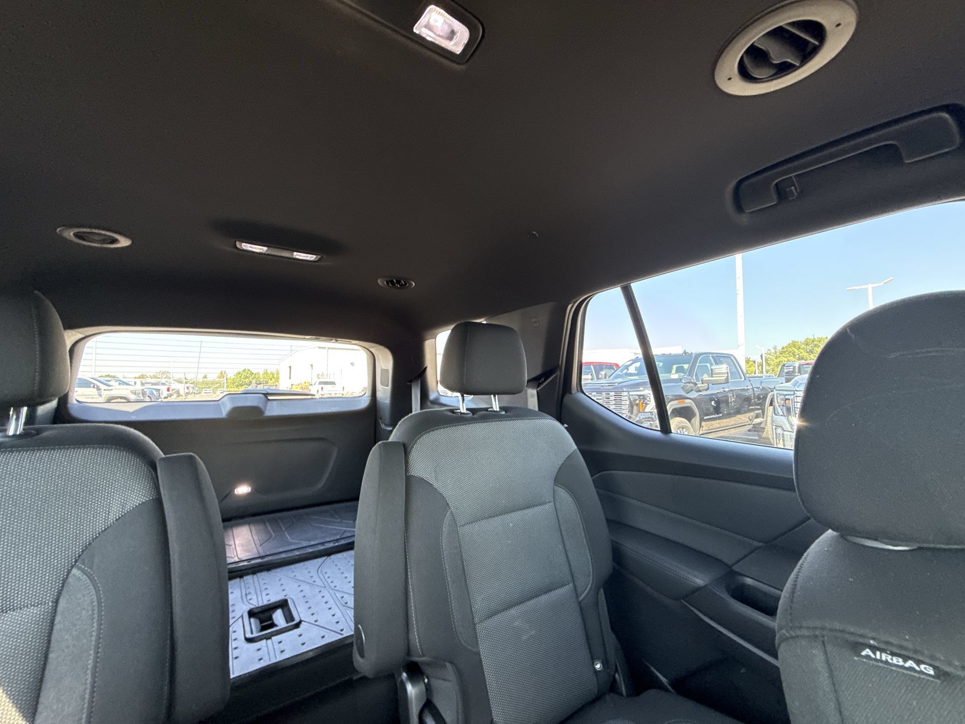Used 2023 Chevrolet Traverse LT FWD image 32