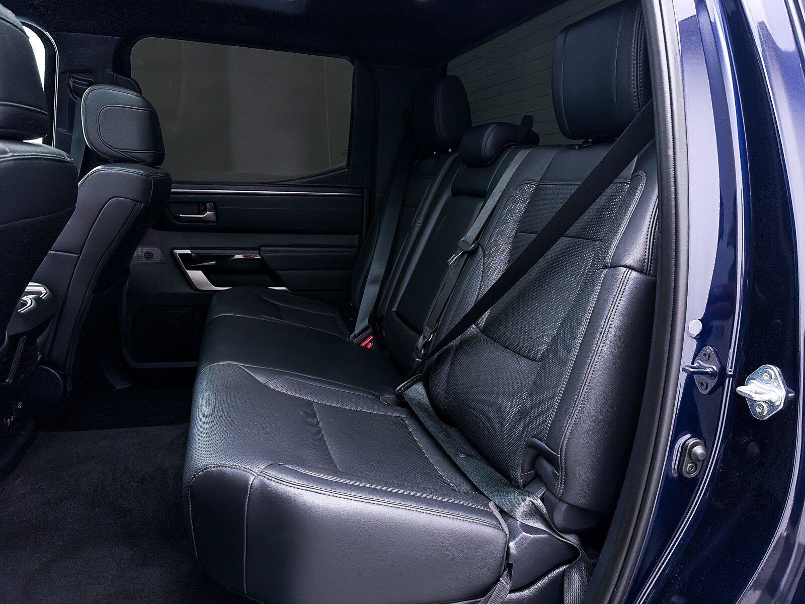 Used 2025 Toyota Tundra Limited AWD/4WD image 43