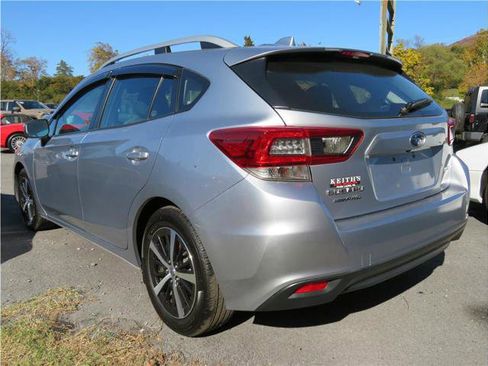 Used 2022 Subaru Impreza 2.0i Premium image 18