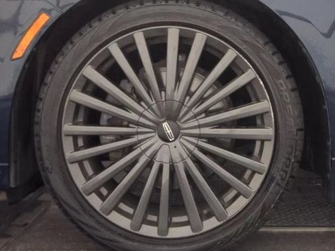 Used 2018 Lincoln MKZ Reserve FWD image 10