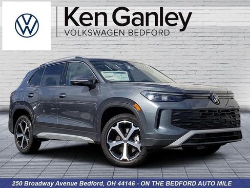 New 2026 Volkswagen Tiguan SE AWD/4WD image 1