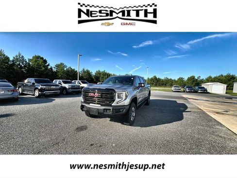 Used 2025 GMC Sierra 1500 AT4X image 1