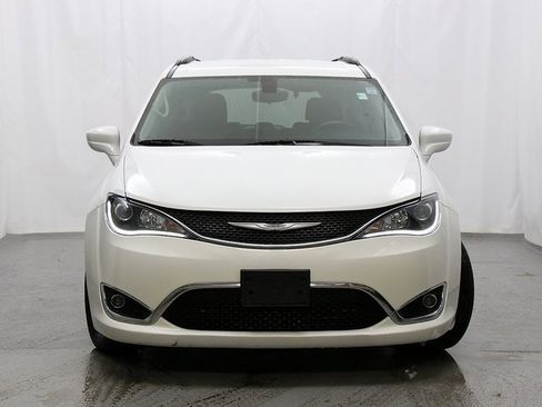 Used 2017 Chrysler Pacifica Touring-L image 5