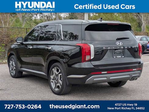 Used 2024 Hyundai Palisade SEL w/ Premium Package image 3