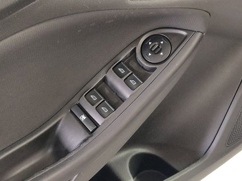 Used 2018 Ford Focus SE FWD image 27