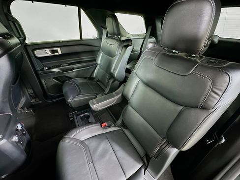 Used 2020 Ford Explorer ST w/ ST Street Pack image 33