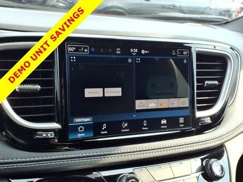New 2026 Chrysler Pacifica Select FWD image 8