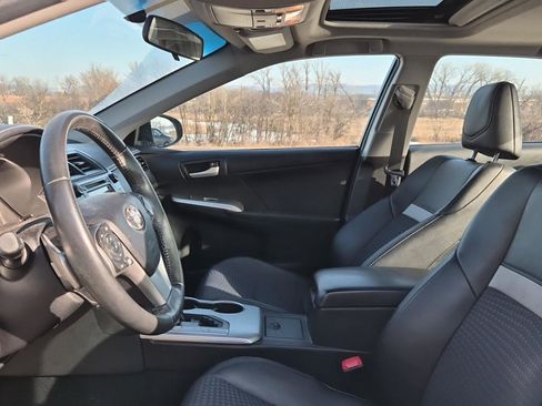 Used 2012 Toyota Camry SE image 4