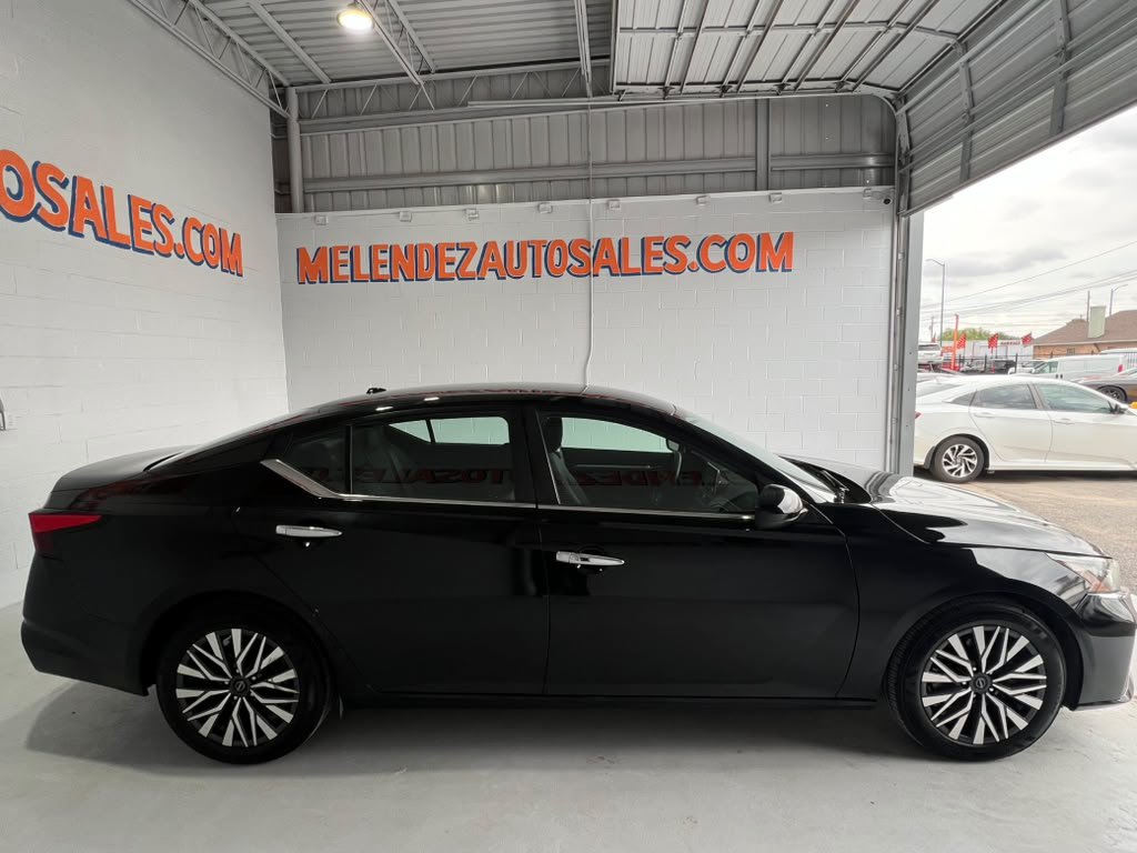 Used 2023 Nissan Altima 2.5 SV FWD image 6