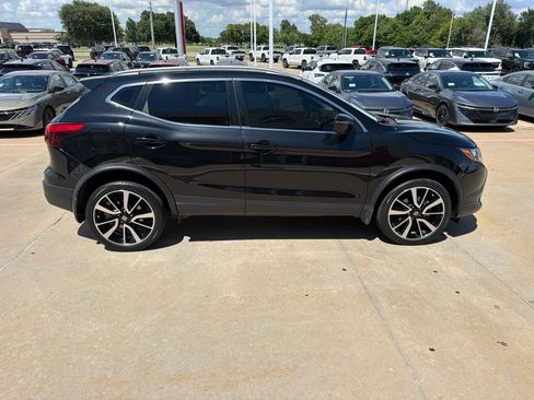 Used 2019 Nissan Rogue Sport SL w/ Premium Package FWD image 6