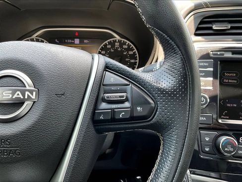 Used 2023 Nissan Maxima SV w/ Floor Mat Group FWD image 11