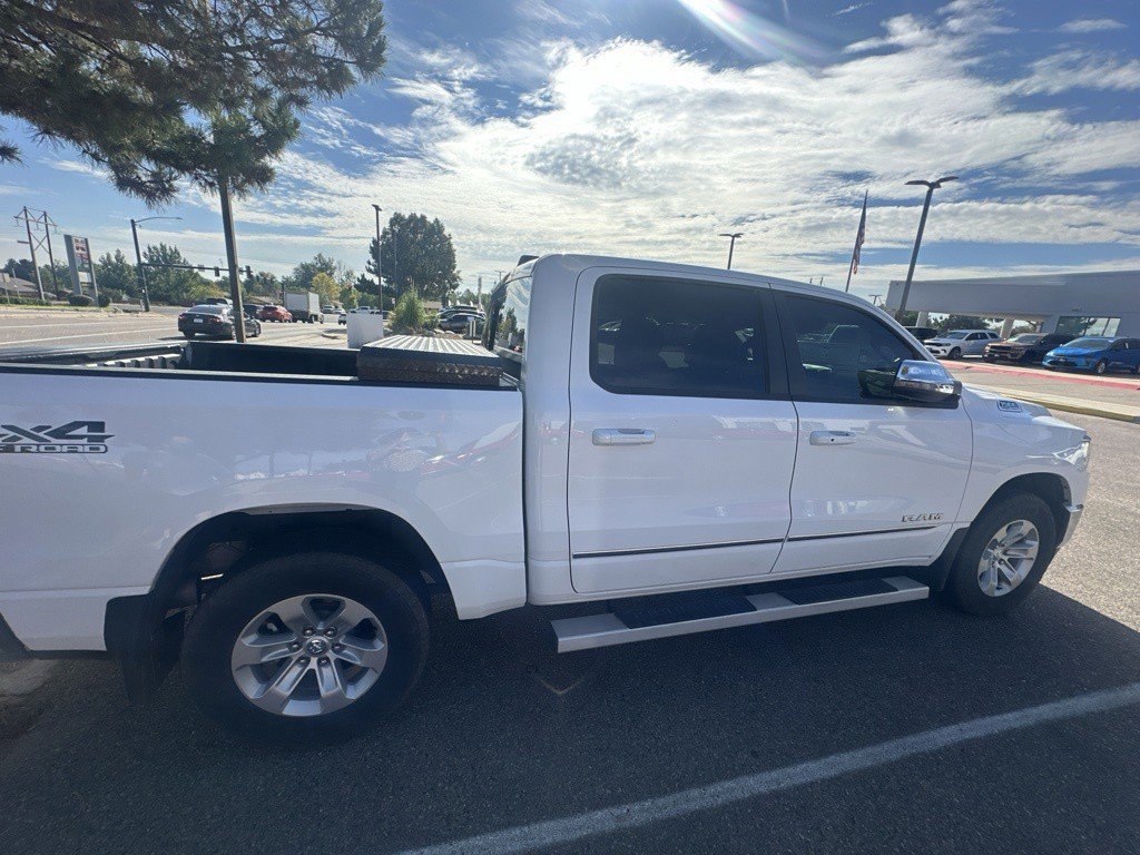 Used 2023 RAM 1500 Laramie AWD/4WD image 3