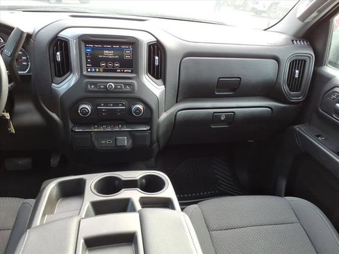 Used 2022 Chevrolet Silverado 1500 Custom w/ Safety Confidence Package image 9