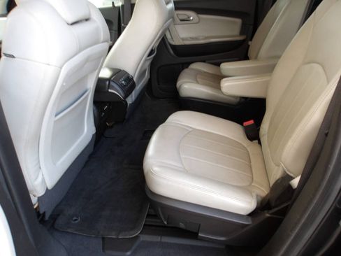 Used 2013 Buick Enclave Leather FWD image 25