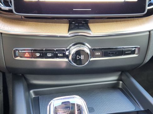 New 2026 Volvo XC60 B5 Ultra w/ Protection Package Premier image 20