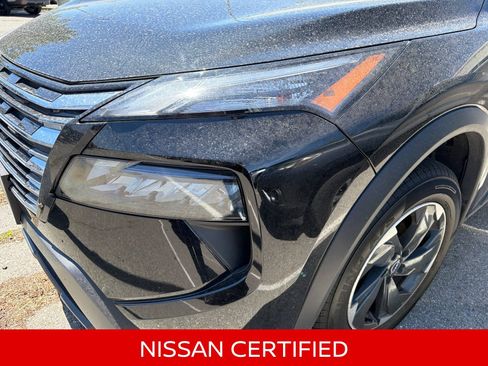 Certified 2025 Nissan Rogue SV AWD/4WD image 2