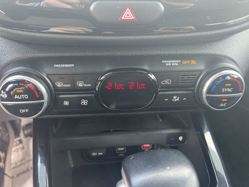 Used 2020 Kia Soul EX FWD image 29