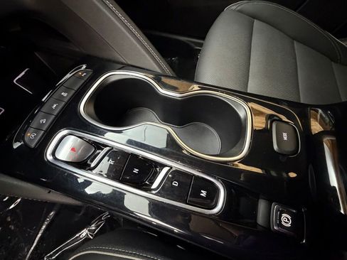 Used 2023 Buick Envision Essence image 18