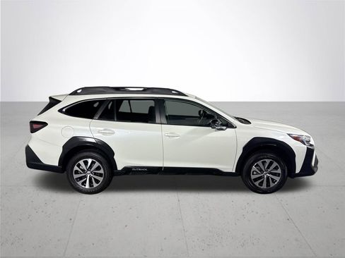 Used 2024 Subaru Outback Premium image 5