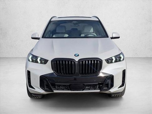 Certified 2025 BMW X5 xDrive40i w/ M Sport Package image 2
