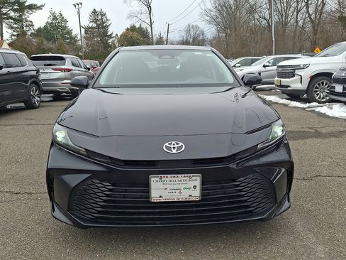 Used 2025 Toyota Camry LE image 8