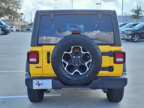 Used 2021 Jeep Wrangler Sport S image 7