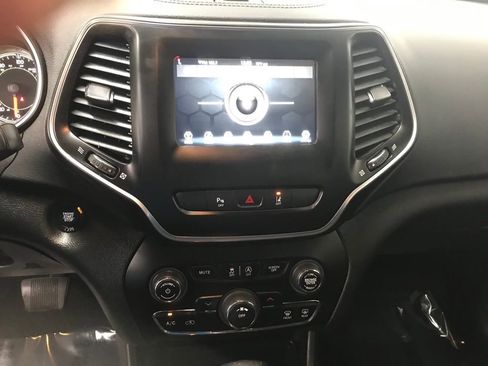 Used 2021 Jeep Cherokee Latitude Lux image 18