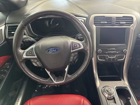 Used 2020 Ford Fusion SE FWD image 24