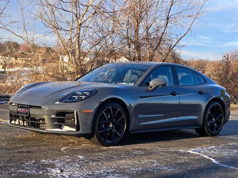 Used 2025 Porsche Panamera 4 image 11