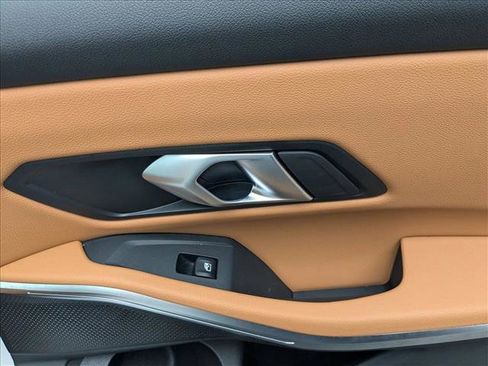 Used 2025 BMW 330i xDrive Sedan w/ Convenience Package image 23