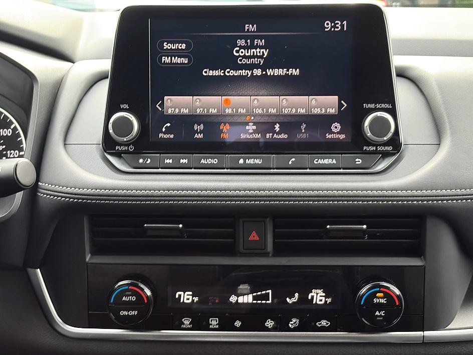 Certified 2025 Nissan Rogue SV FWD image 32