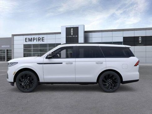 New 2025 Lincoln Navigator Reserve w/ Jet Appearance Package image 3