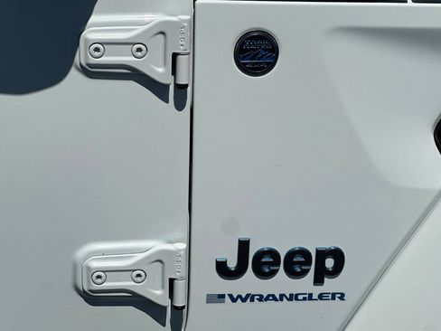 Used 2024 Jeep Wrangler Unlimited AWD/4WD image 8