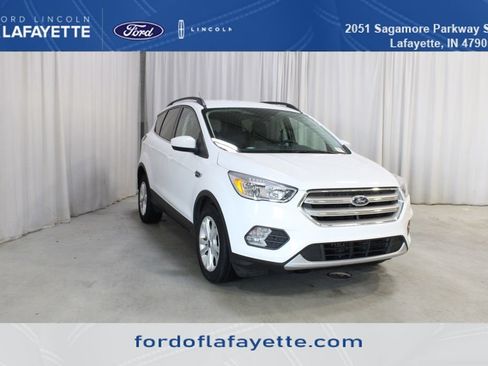 Used 2018 Ford Escape SE FWD image 1