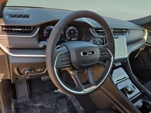 New 2025 Jeep Grand Cherokee Altitude RWD image 11